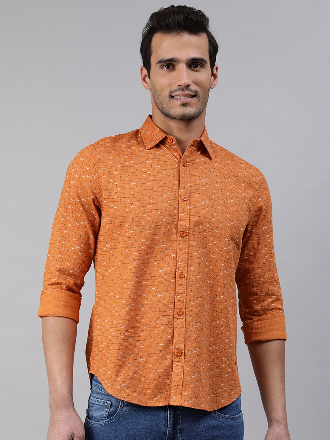 

abof Men Orange & White Printed Slim Fit Pure Cotton Casual Shirt