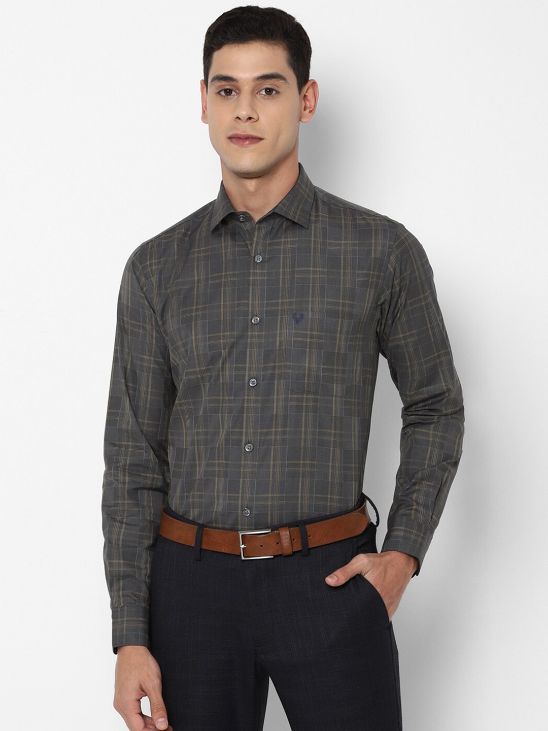 

Allen Solly Men Grey Slim Fit Opaque Checked Casual Shirt