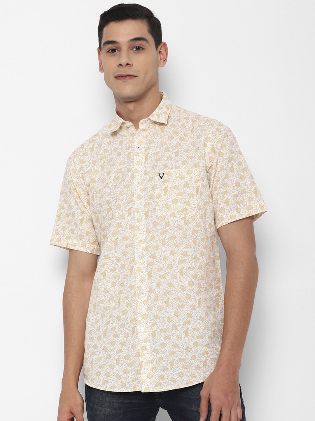 

Allen Solly Men Yellow Slim Fit Floral Printed Casual Shirt