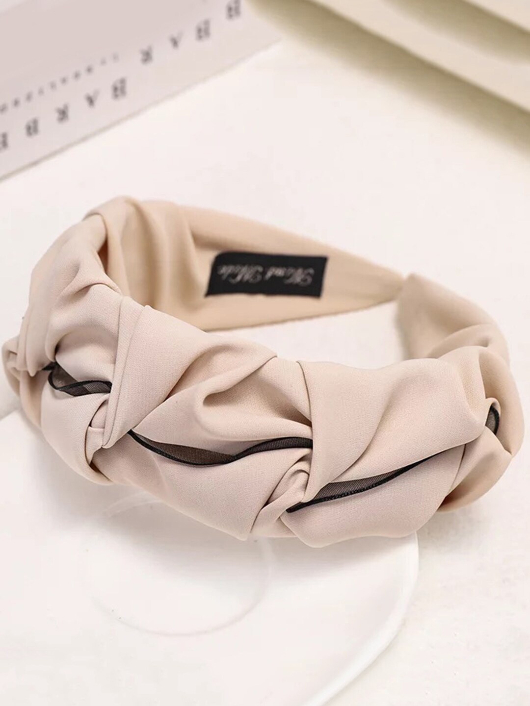 

Vembley Women Cream-Coloured Solid Hairband