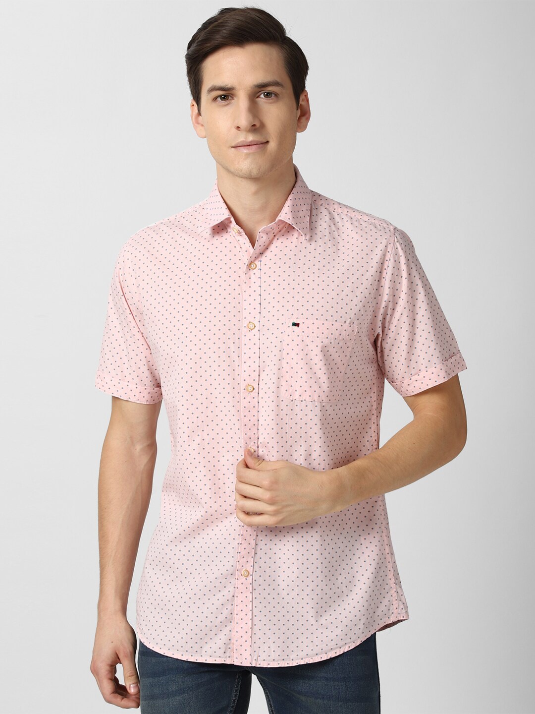 

Peter England Casuals Men Pink Slim Fit Printed Casual Shirt