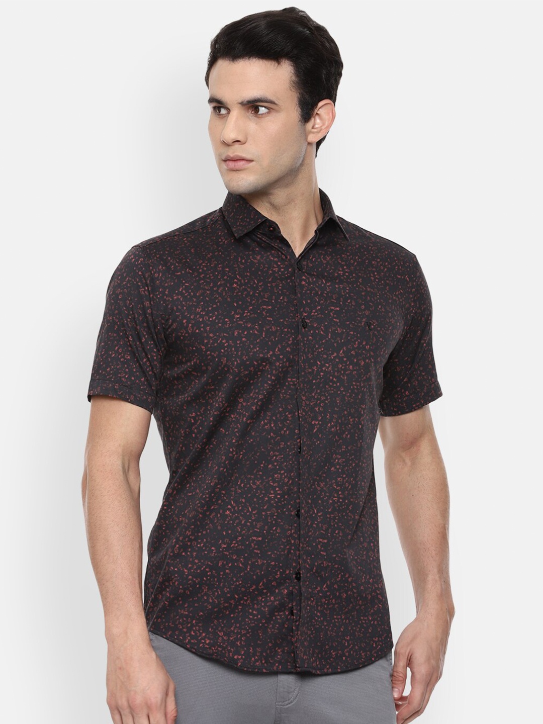 

V Dot Men Black Slim Fit Opaque Printed Casual Shirt