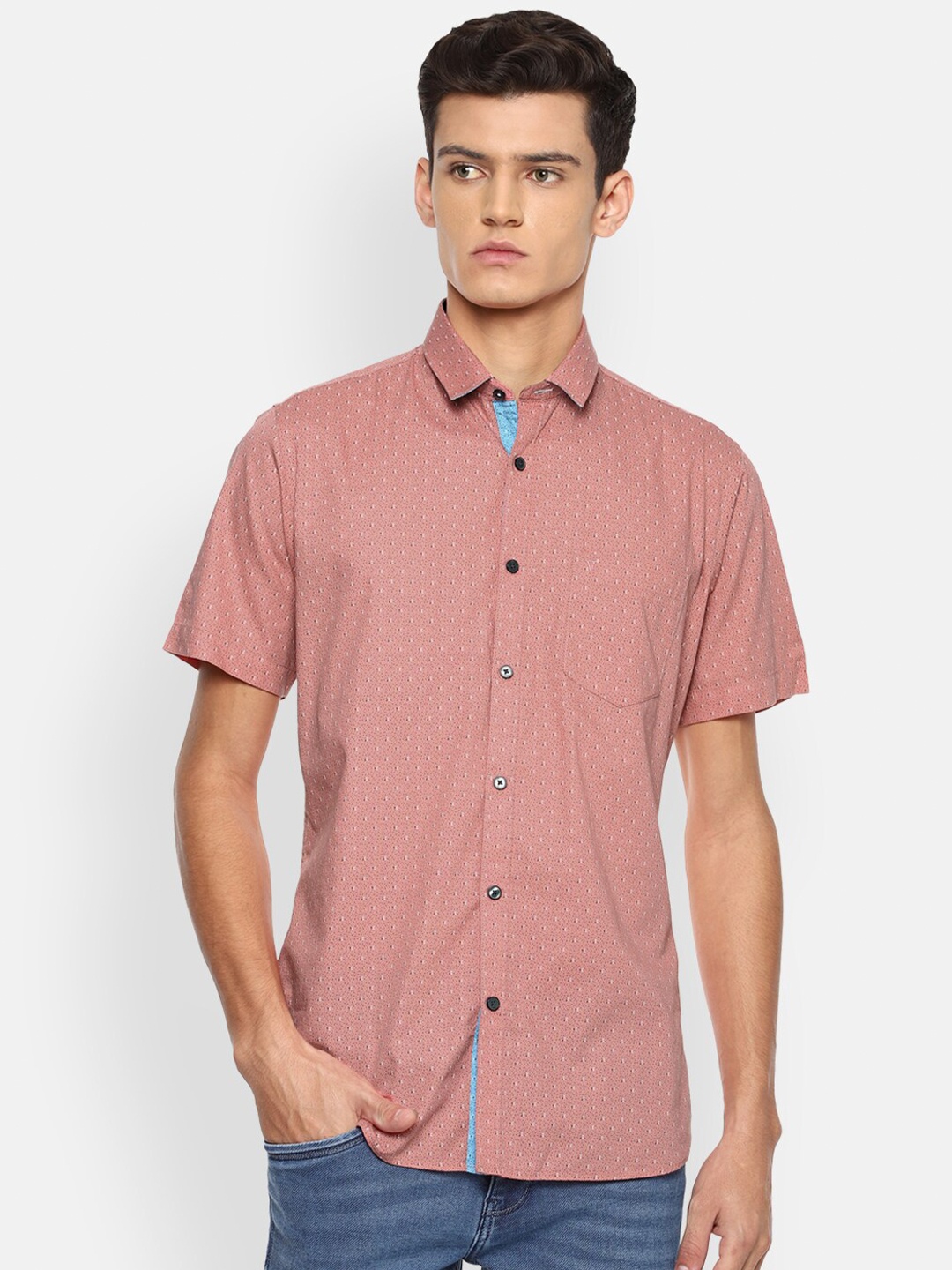 

Van Heusen Sport Men Pink Slim Fit Opaque Printed Casual Shirt