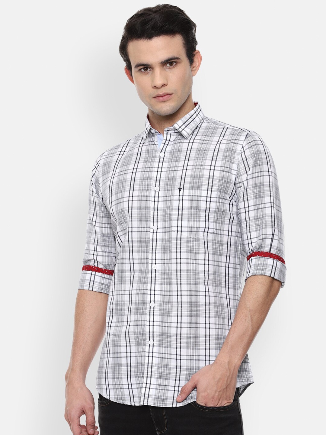 

Van Heusen Sport Men White Slim Fit Checked Casual Shirt