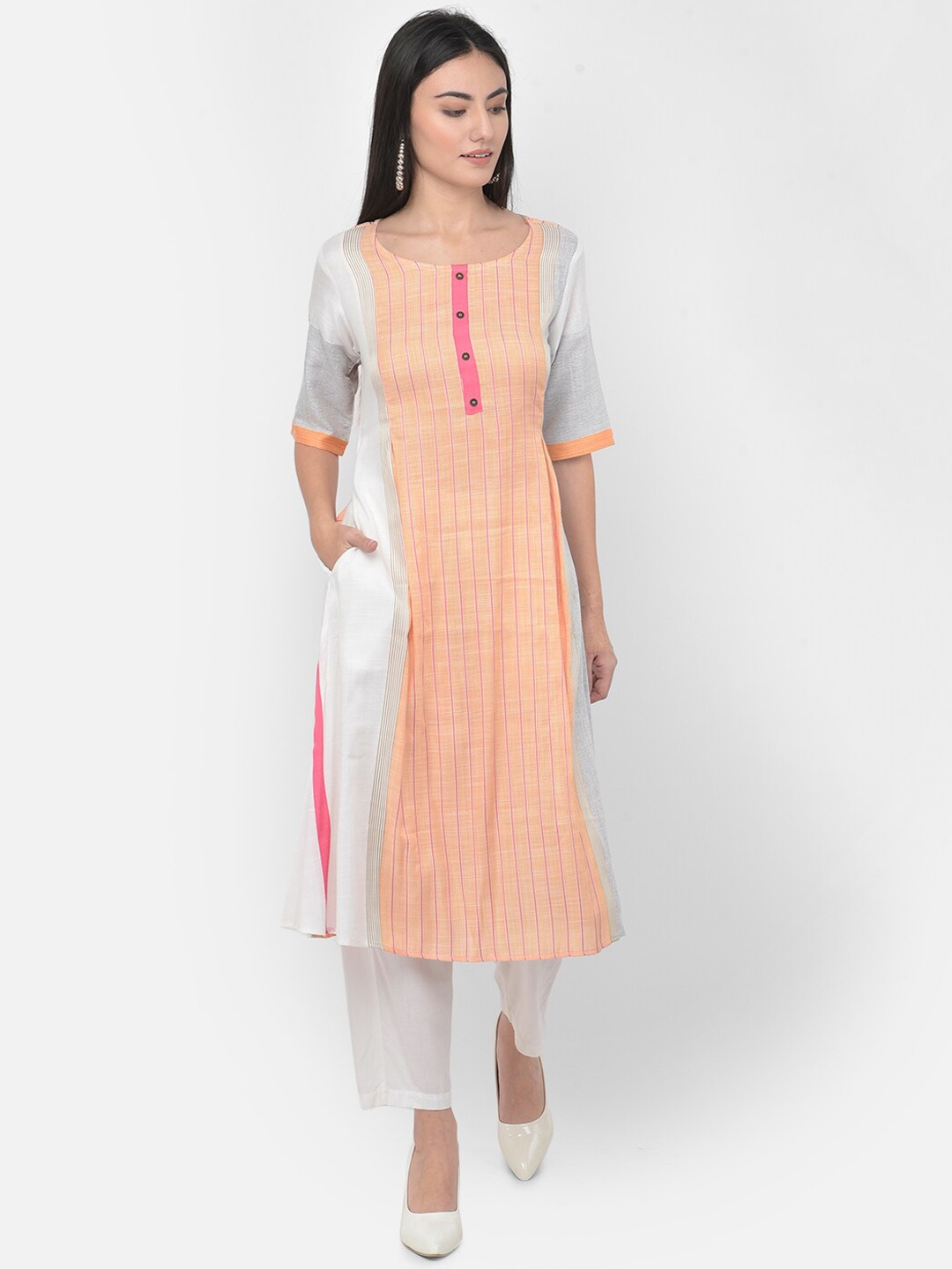 

Span Women White & Beige Striped Pure Cotton Colourblocked Kurta