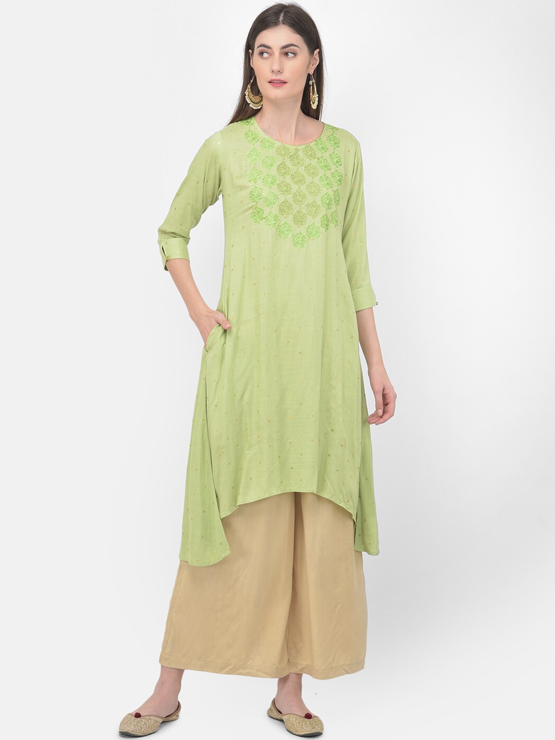 

Span Women Green Floral Embroidered Keyhole Neck Thread Work Kurta