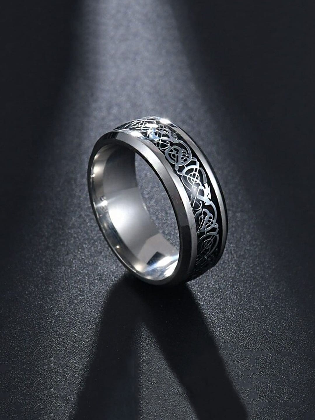 

Yellow Chimes Men Silver-Toned & Black Stainless Steel Band Finger Ring