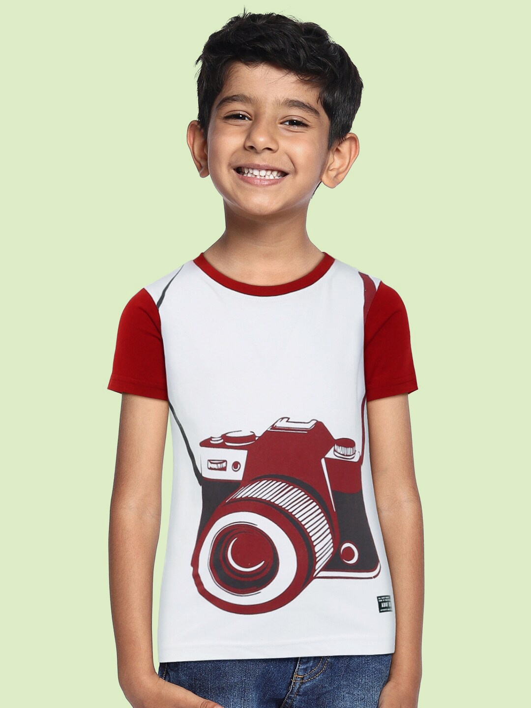 

abof Boys White & Maroon Graphic Printed Pure Cotton Regular Fit T-shirt