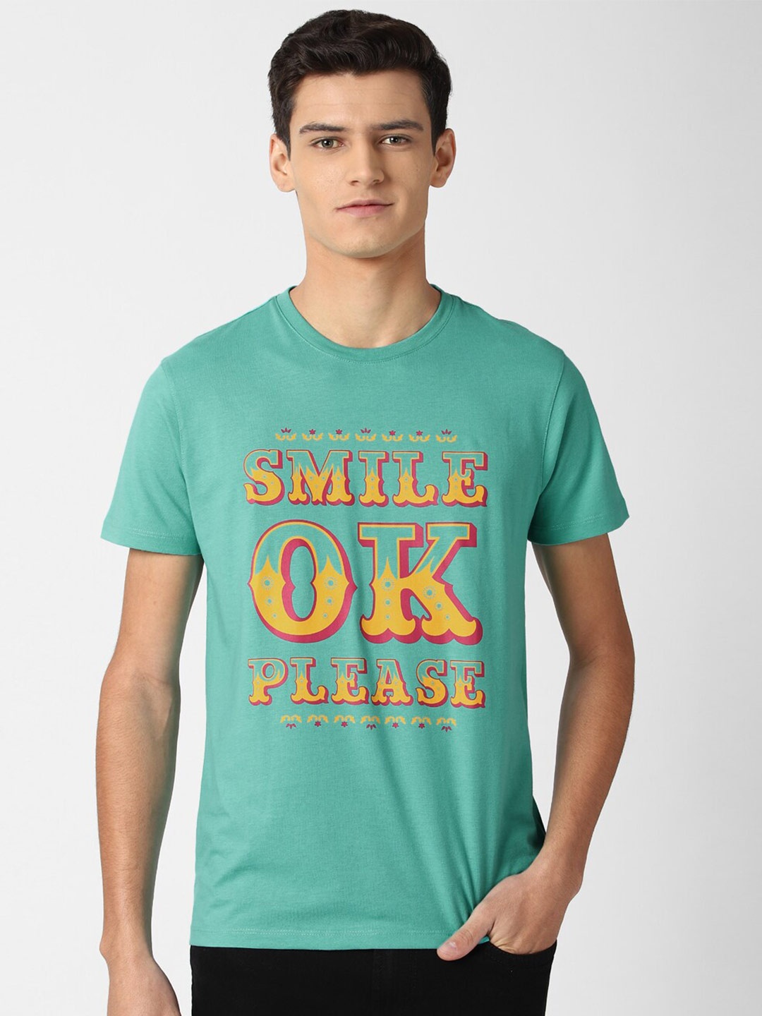 

Peter England Casuals Men Blue Typography Printed T-shirt