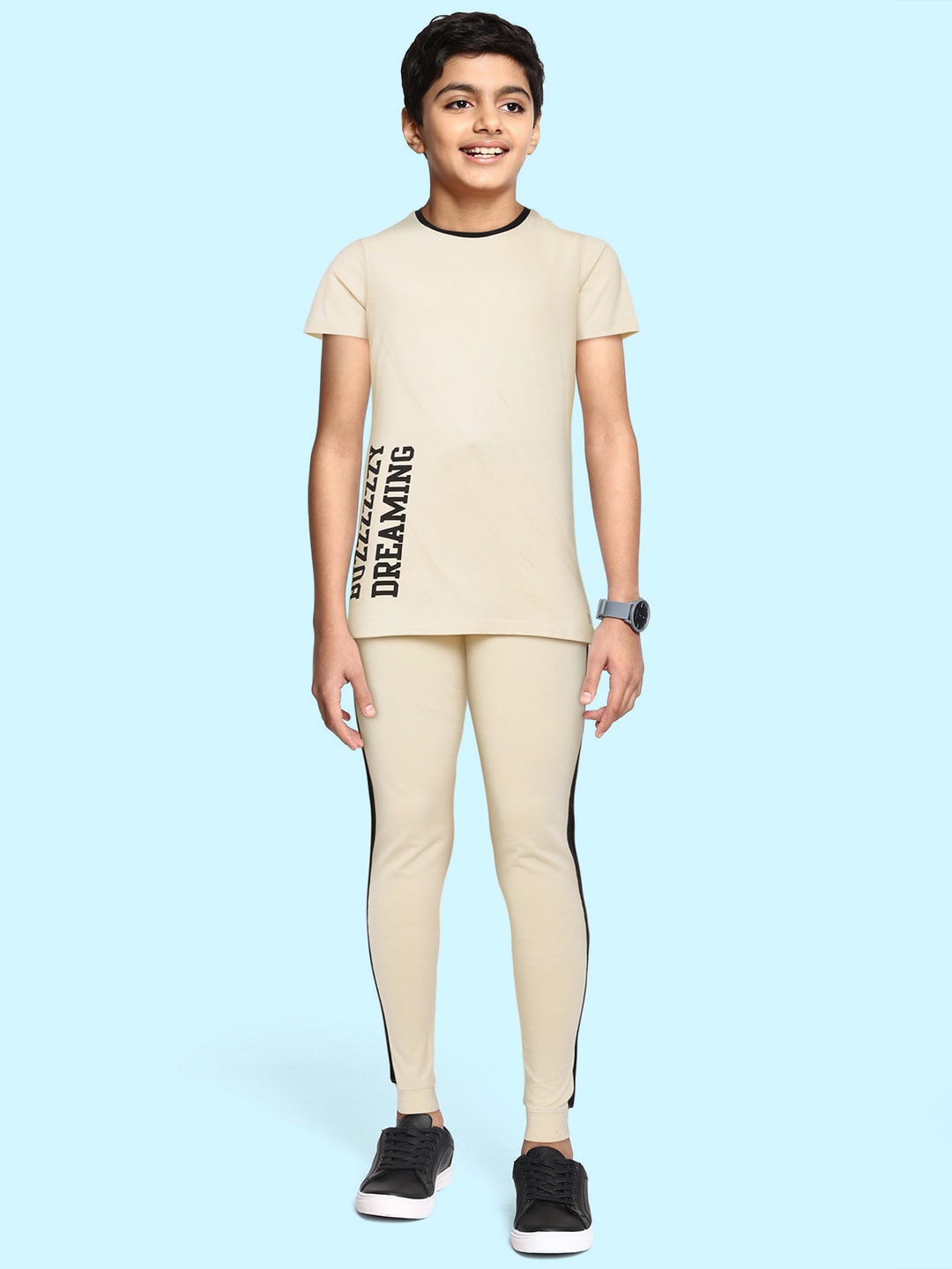 

abof Boys Cream-Coloured Printed Tshirt & Joggers