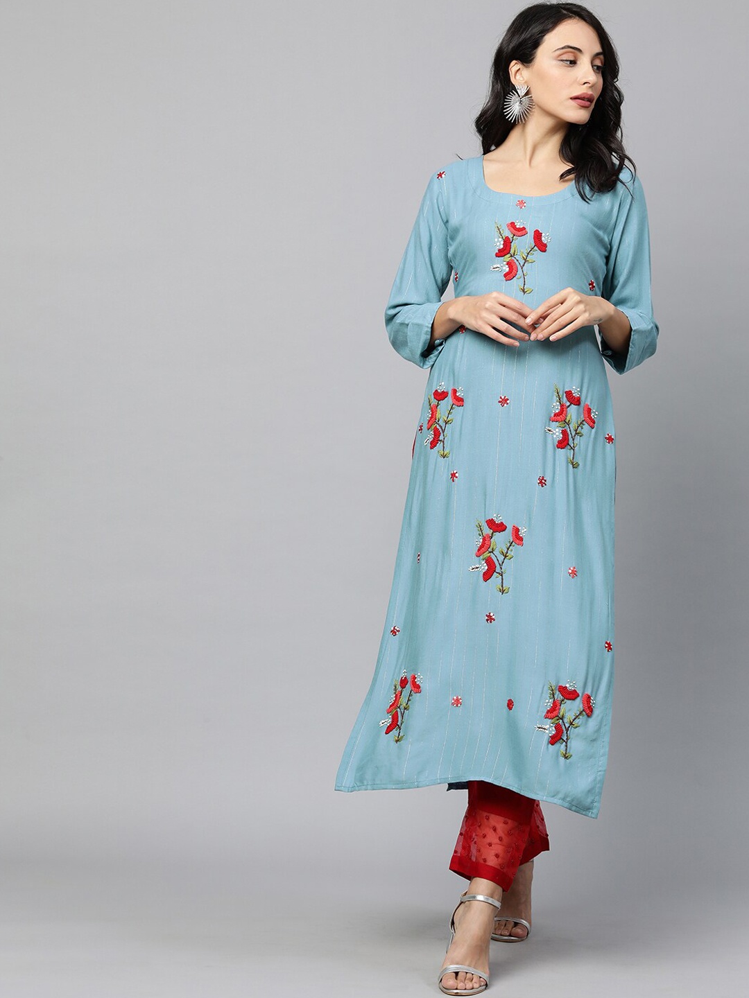 

FASHOR Women Blue Floral Embroidered Kurta With Matching Mask