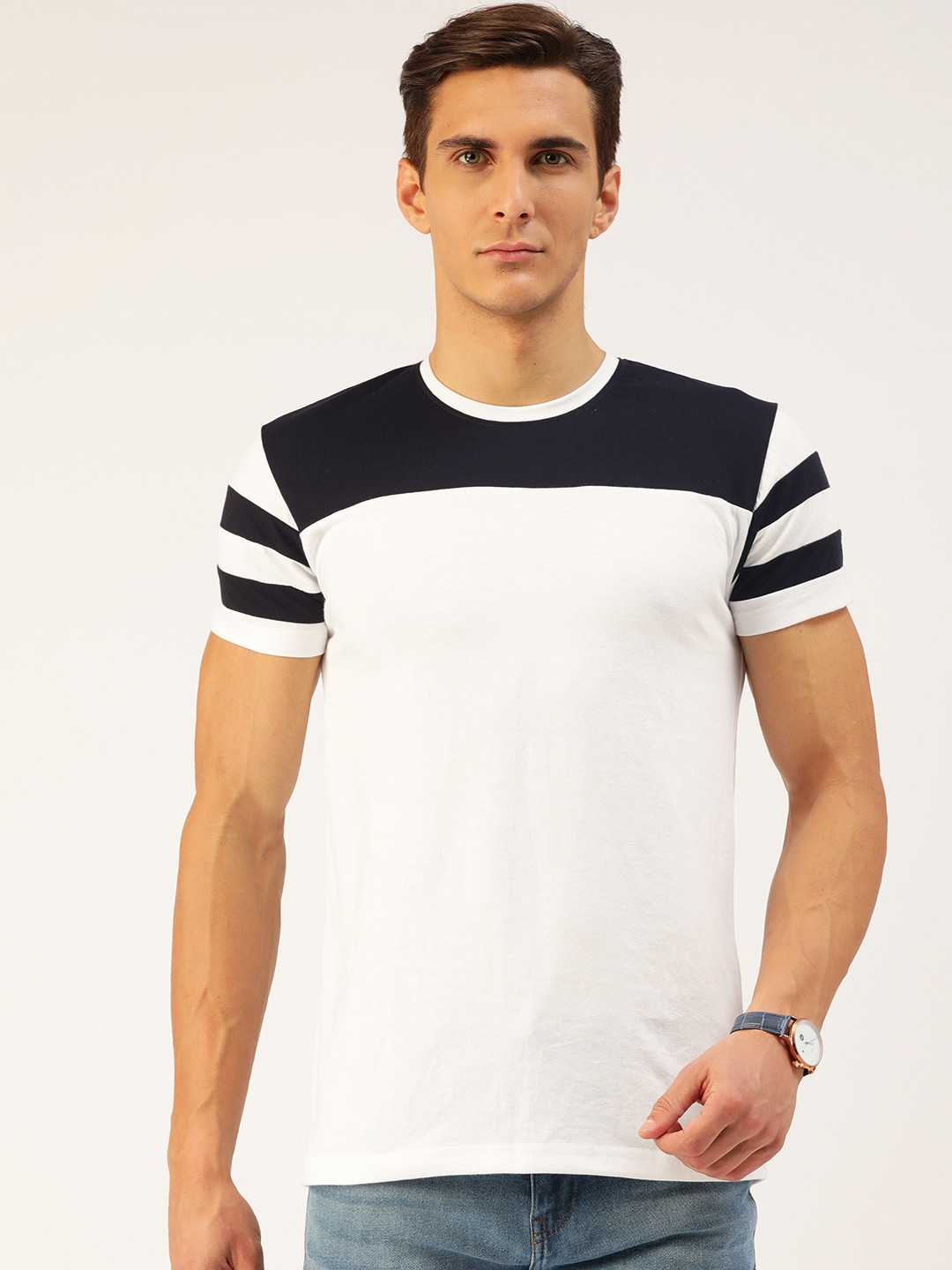 

GESPO Men White & Navy Blue Cotton Colourblocked T-shirt