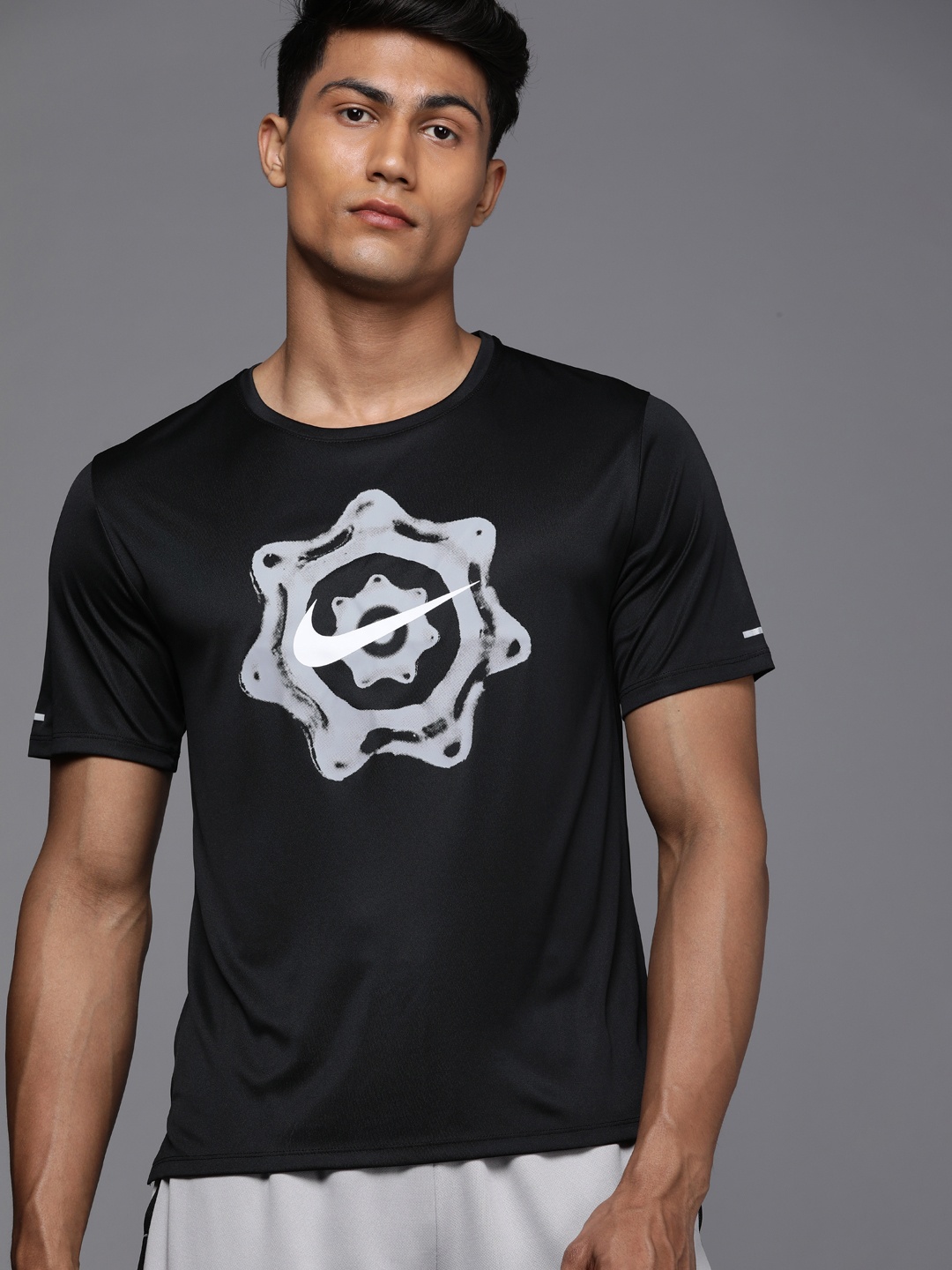 

Nike Men Black & White Printed Round Neck Dri Fit Runing T-shirt