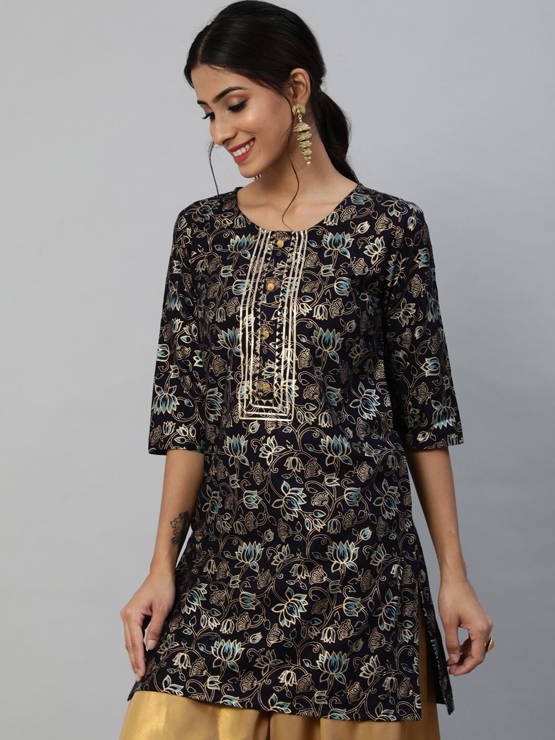 

Anubhutee Navy Blue & Gold-Toned Ethnic Motifs Printed Gotta Patti Gotta Patti Kurti