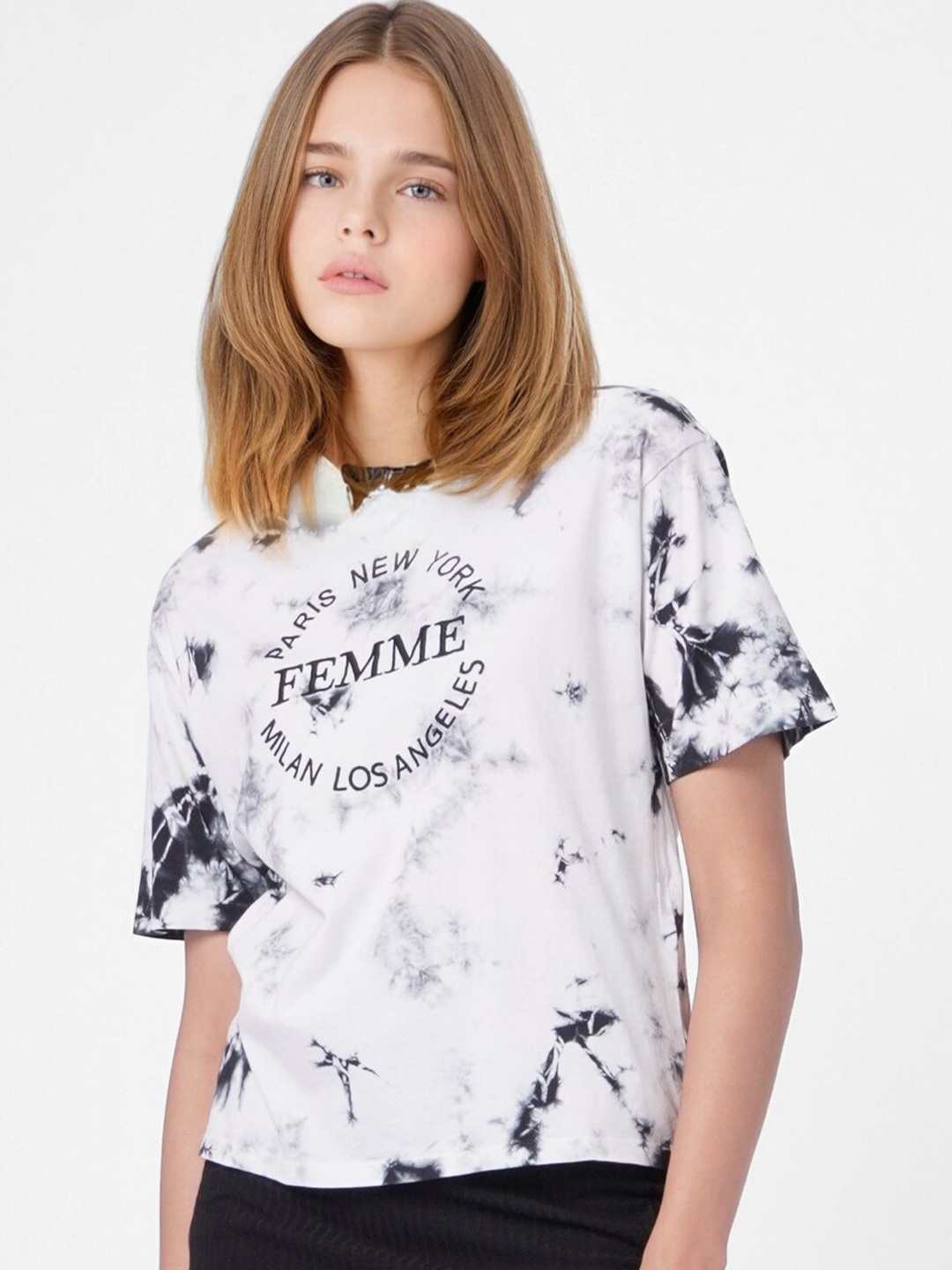 

ONLY Women White Typography Printed Cotton T-shirt