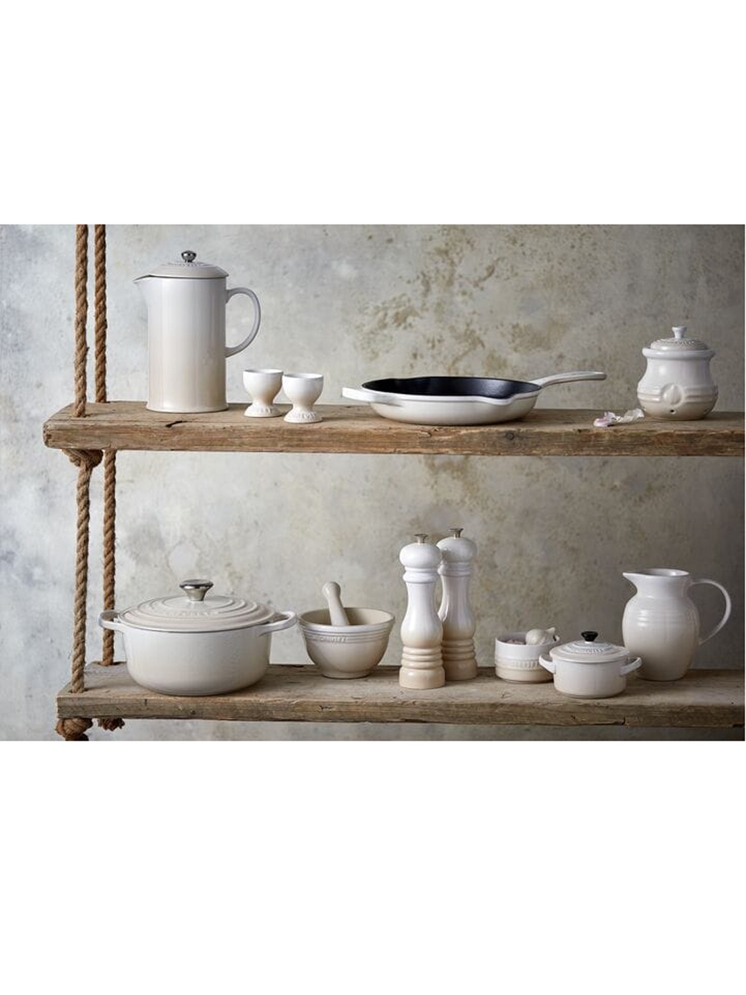 

LE CREUSET White Solid Evo Round Casserole With Lid