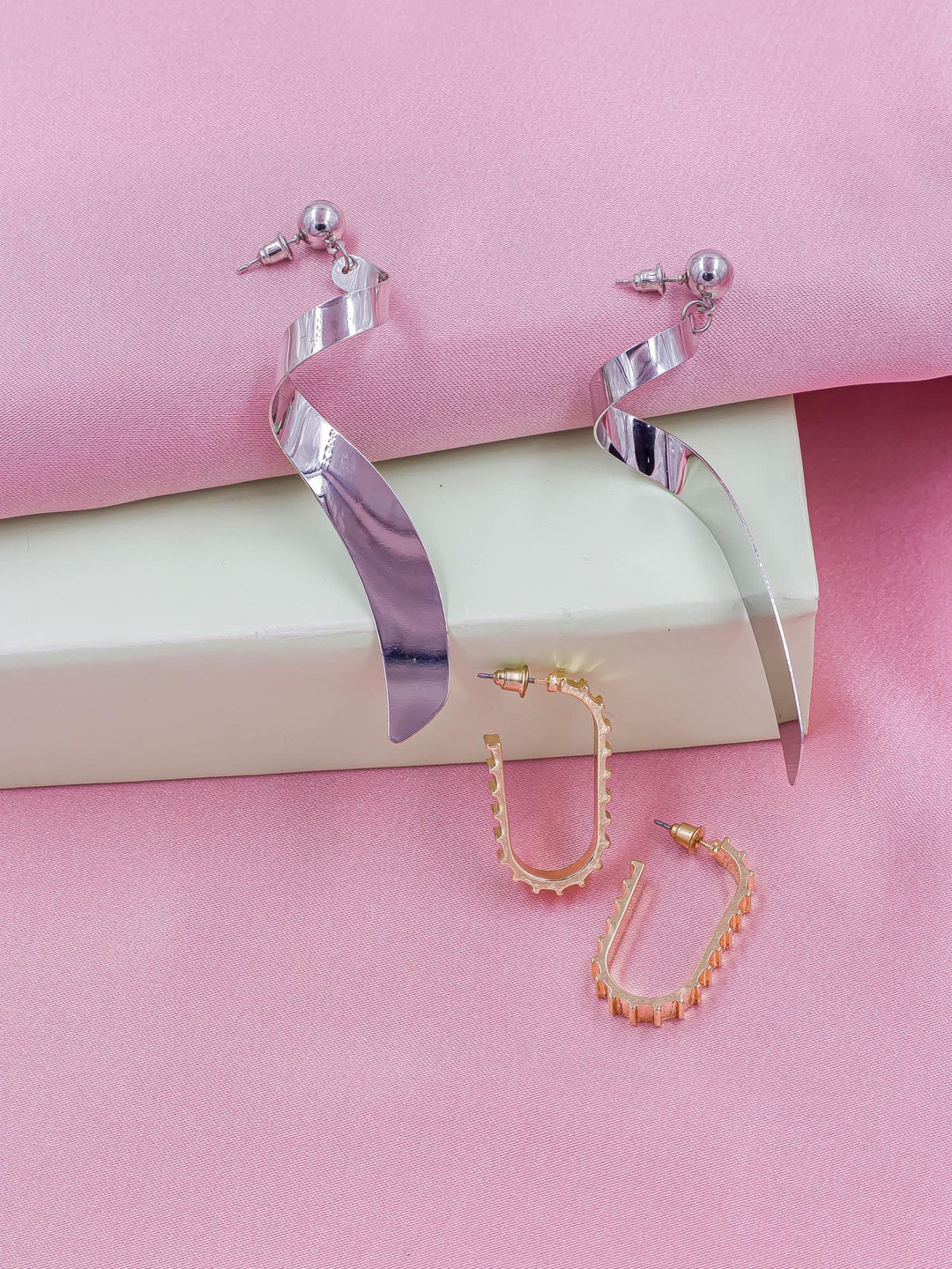 

Bellofox Gold-Toned Contemporary Core Earrings