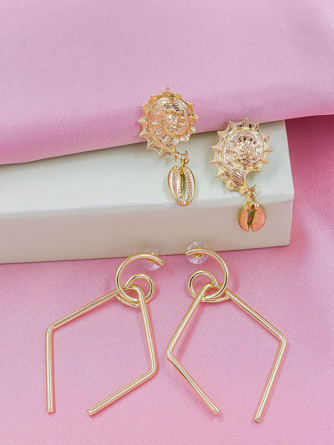 

Bellofox Pack Of 2 Gold-Toned Contemporary Drop Earrings