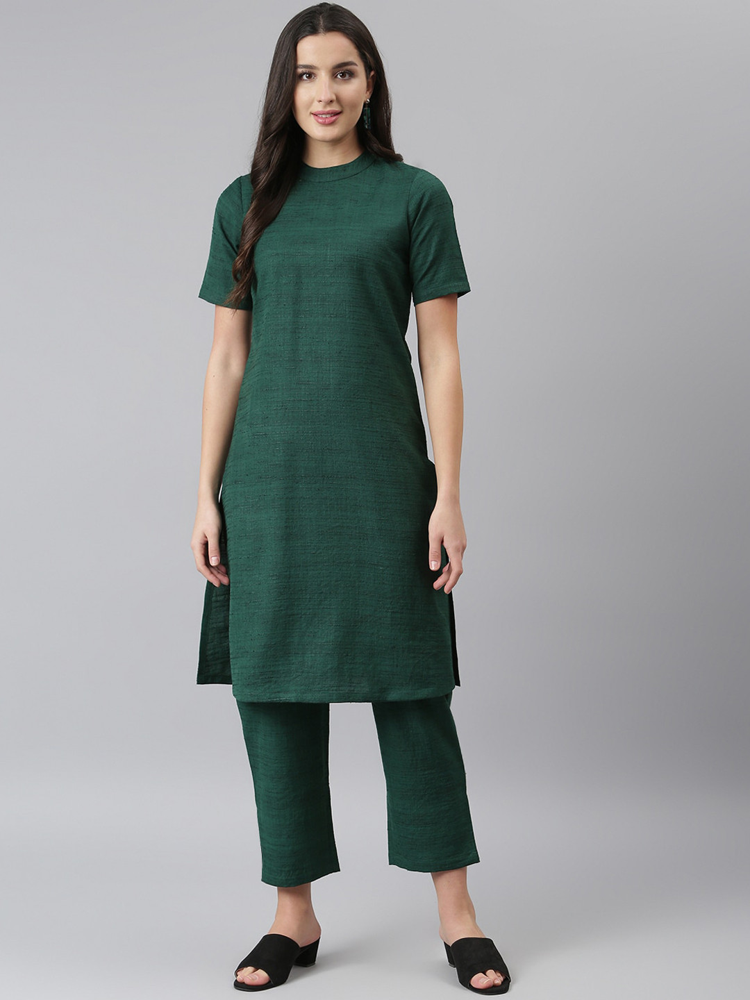 

DEEBACO Women Green Kurta with Trousers