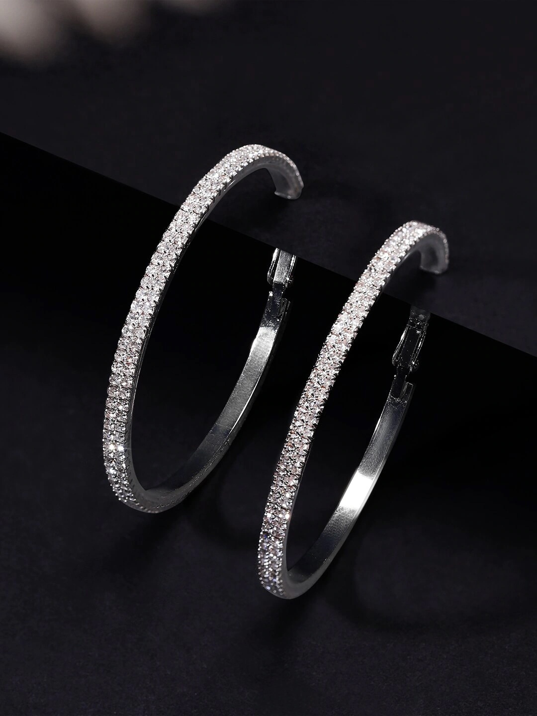 

TOKYO TALKIES X rubans FASHION ACCESSORIES Silver-Toned Contemporary Hoop Earrings