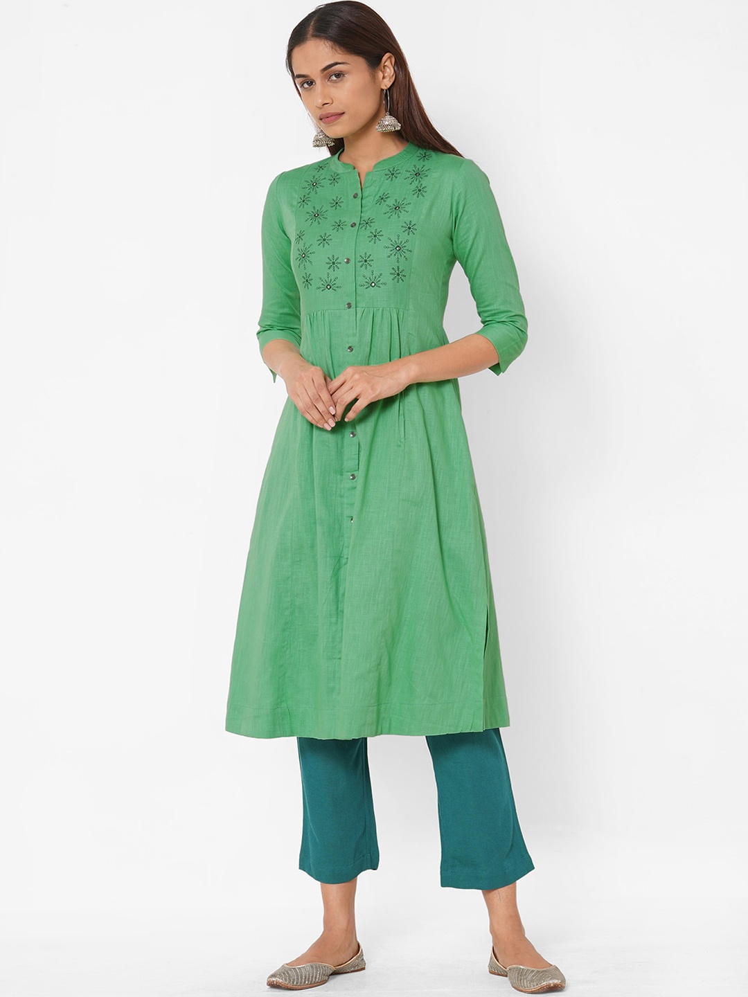 

KAMI KUBI Women Green Floral Pure Cotton Thread Work Kurta