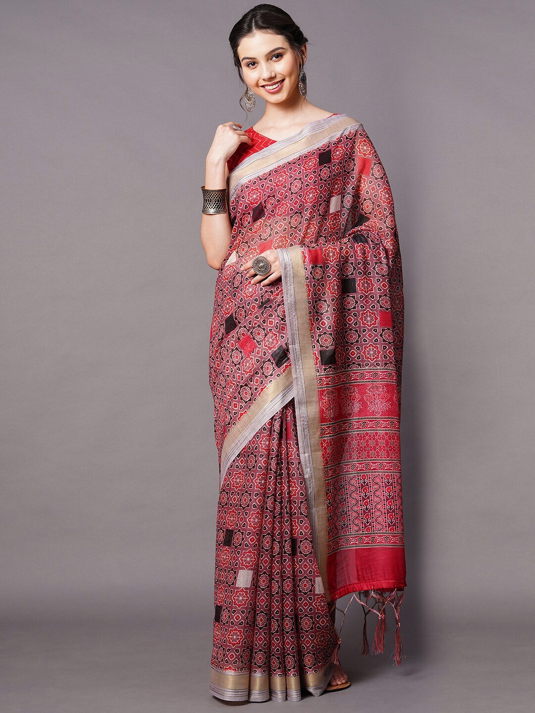 

Mitera Mauve & Red Ethnic Motifs Linen Blend Saree