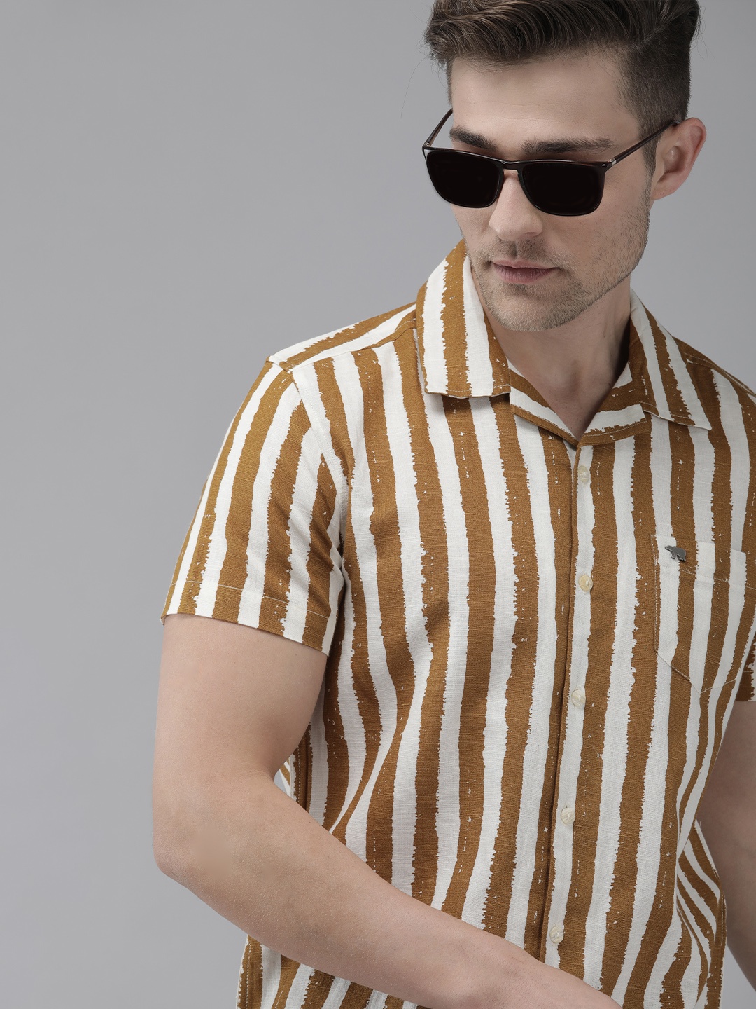 

THE BEAR HOUSE Men White & Tan Brown Slim Fit Vertical Stripes Opaque Casual Shirt