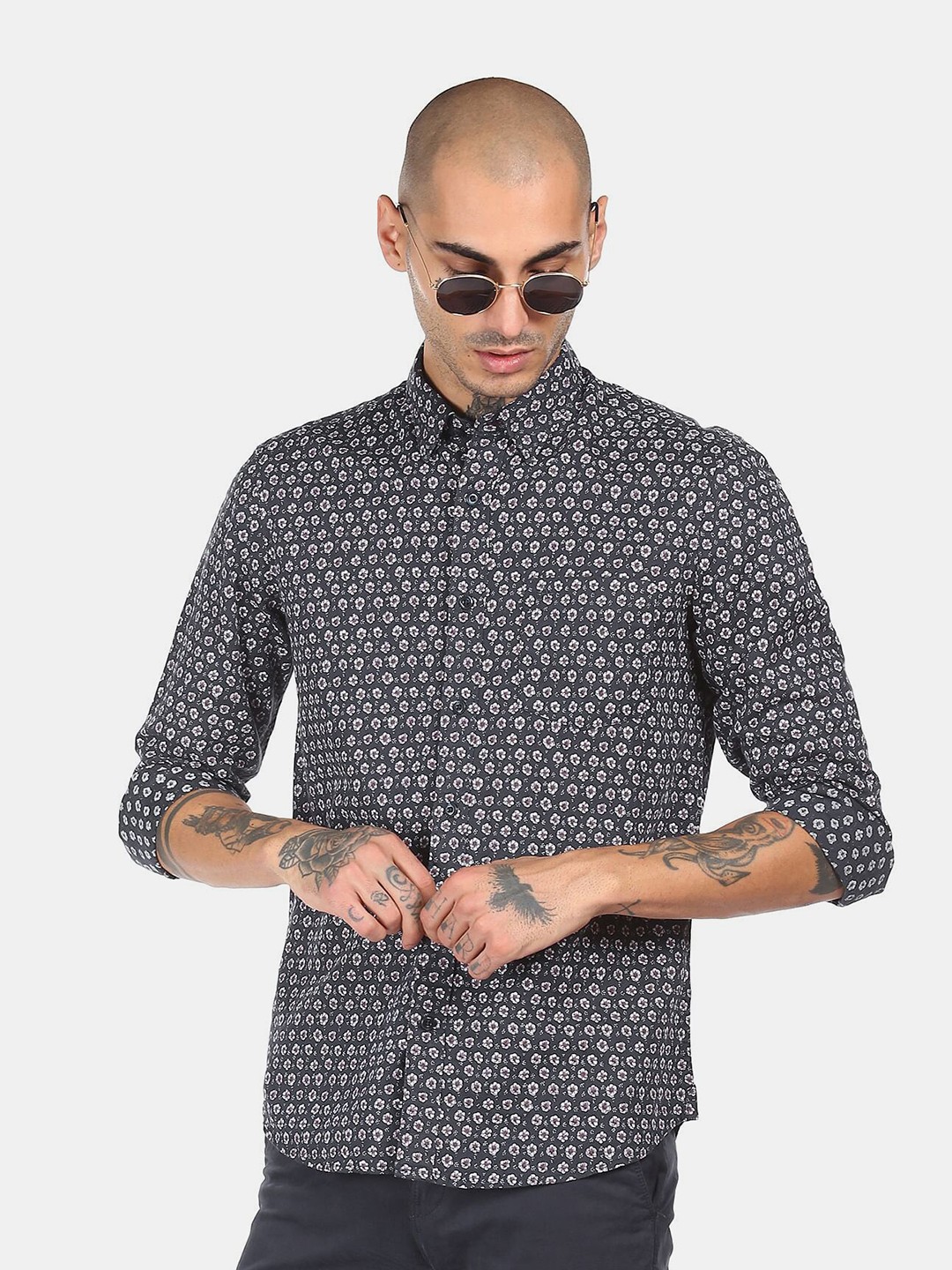 

Arrow Sport Men Black Floral Printed Casual Shirt