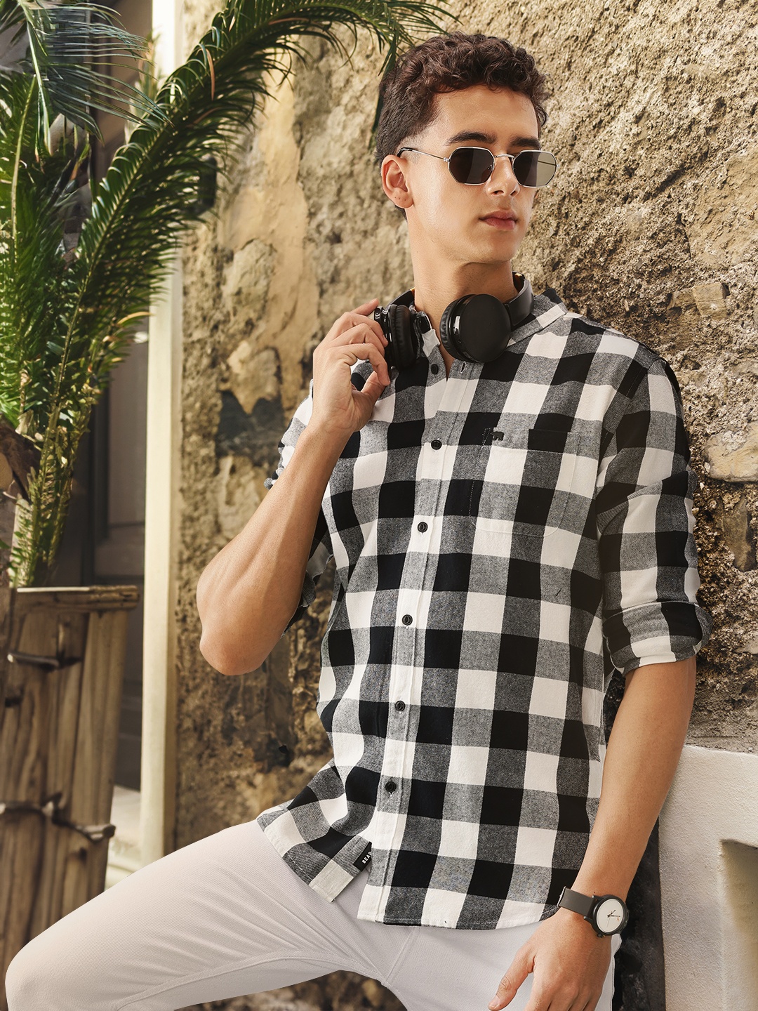 

THE BEAR HOUSE Men Black Slim Fit Pure Cotton Checked Casual Shirt