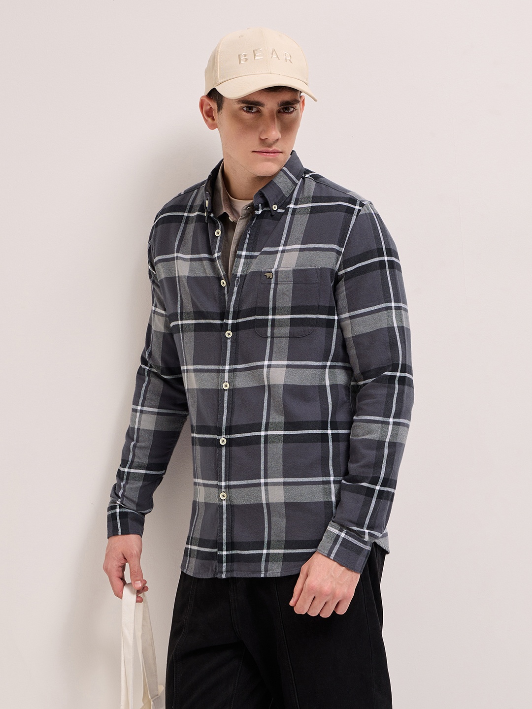 

THE BEAR HOUSE Men Grey Flannel Slim Fit Pure Cotton Checked Casual Shirt