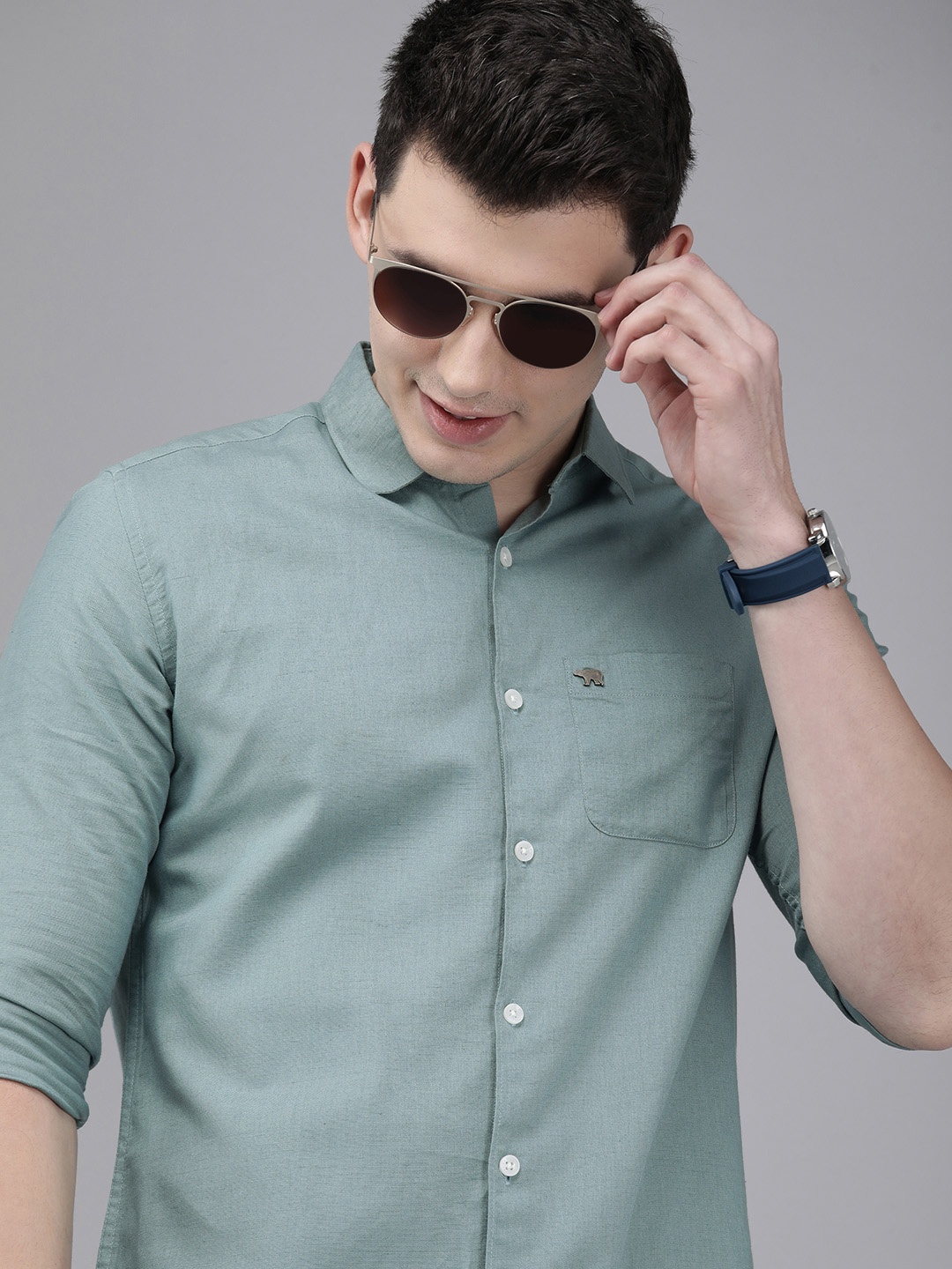 

THE BEAR HOUSE Men Blue Solid Slim Fit Cotton Linen Casual Shirt