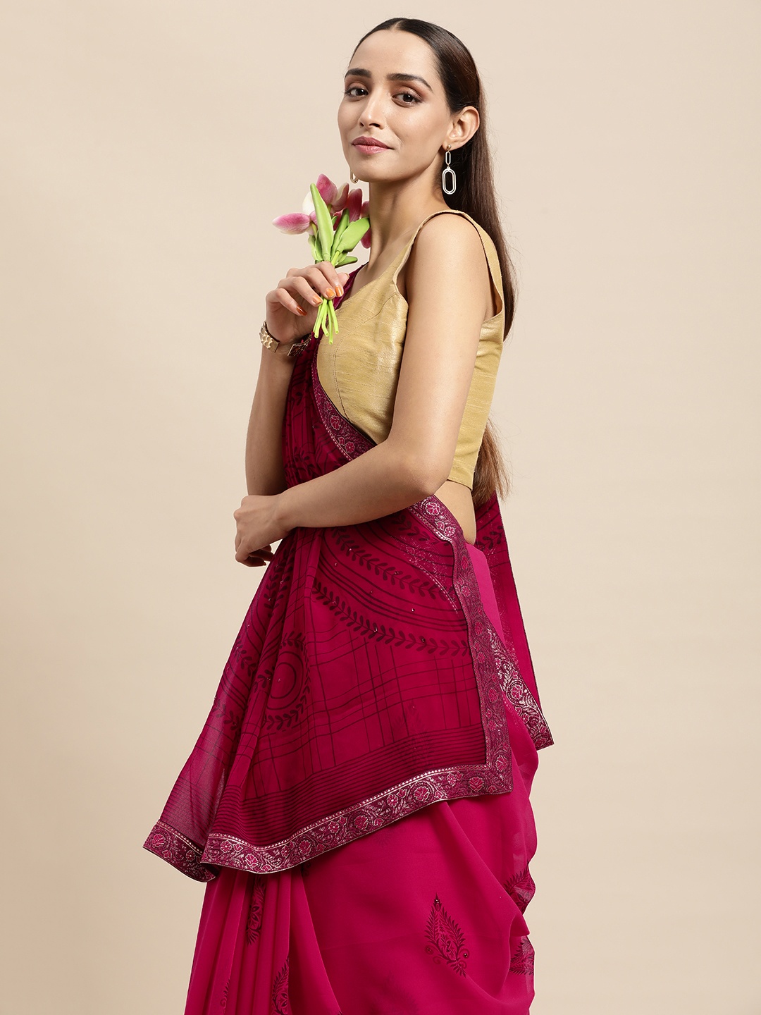 

Triveni Pink Beads and Stones Pure Georgette Saree