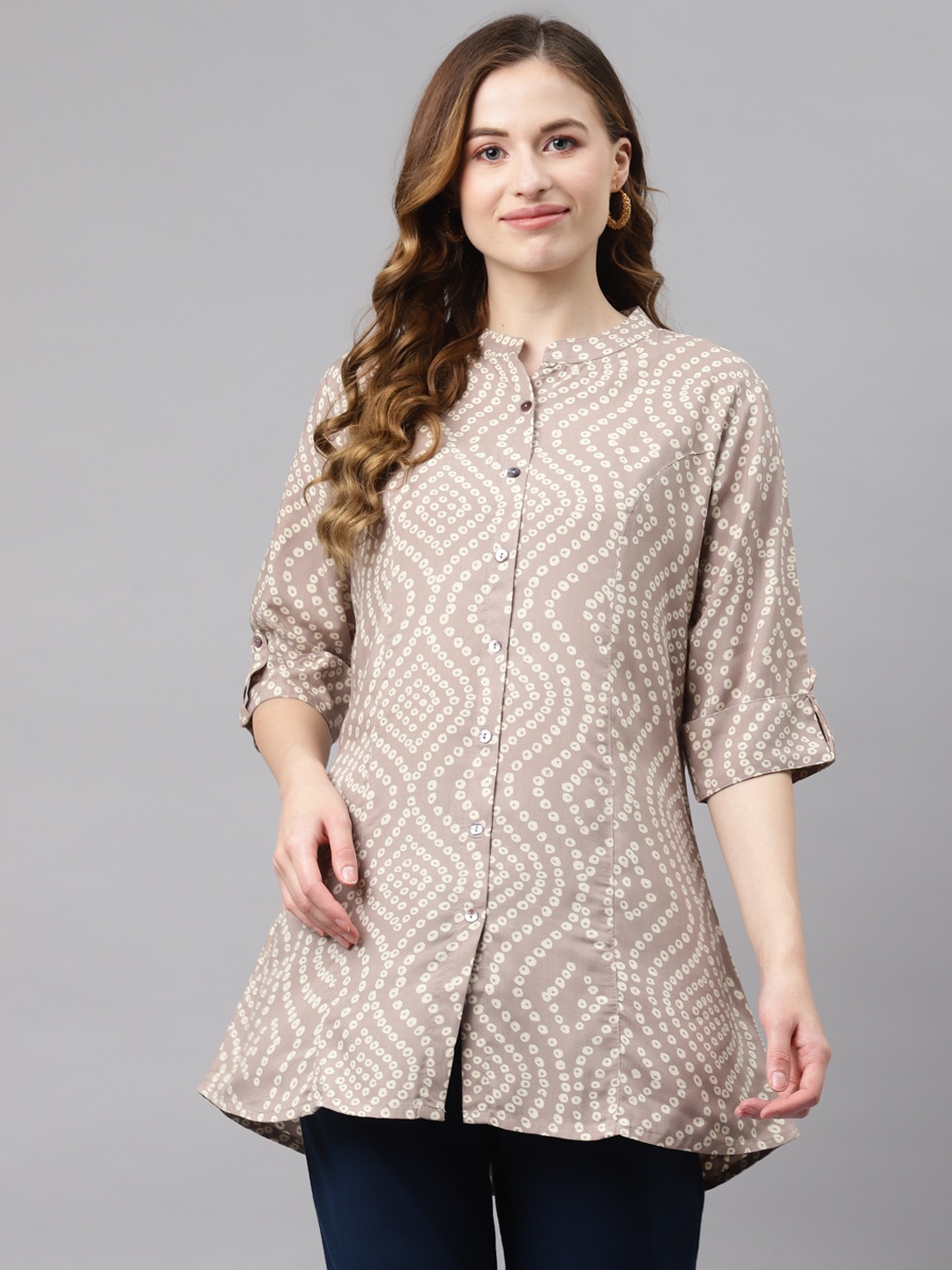 

Divena Taupe & Off White Bandhani Print Mandarin Collar Roll-Up Sleeves A-Line Top