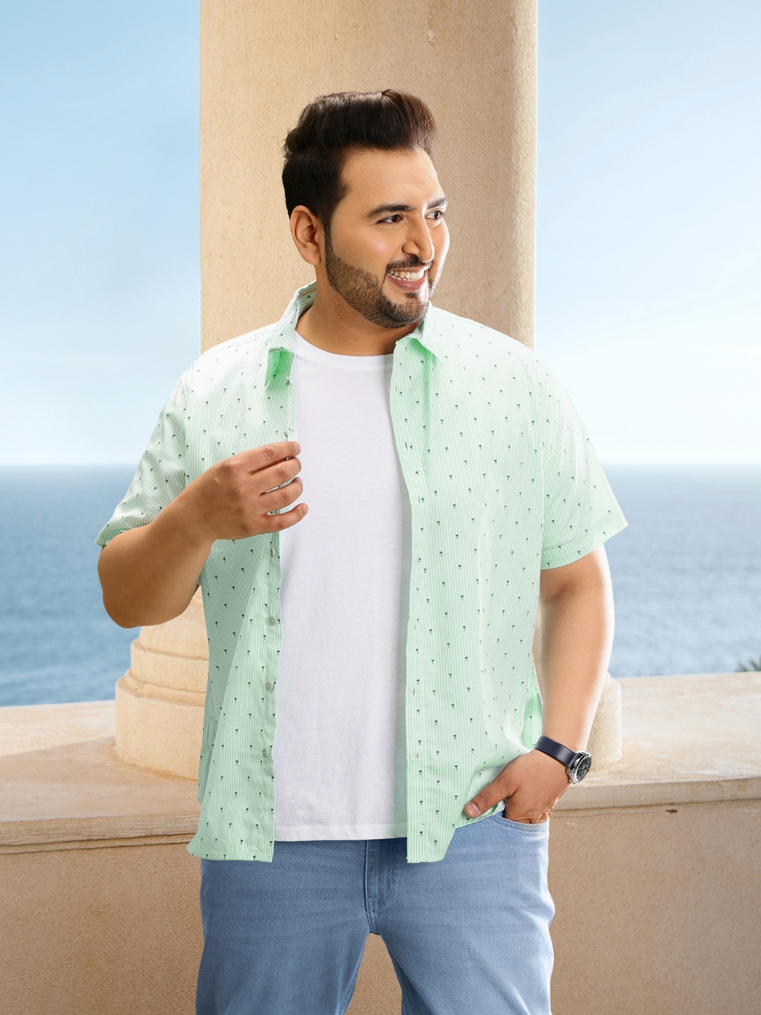 

Sztori Men Plus Size Green & White Striped Pure Cotton Casual Shirt