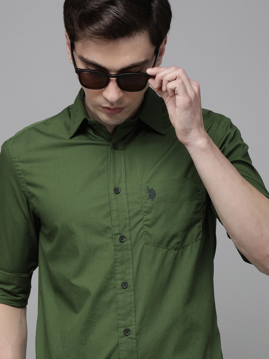 

U S Polo Assn Men Green Solid Tailored Fit Casual Shirt