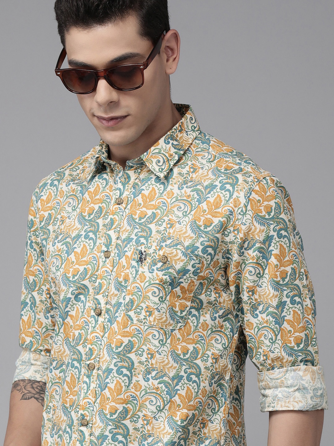 

U.S. Polo Assn. Denim Co. Men Beige Floral Printed Pure Cotton Casual Shirt