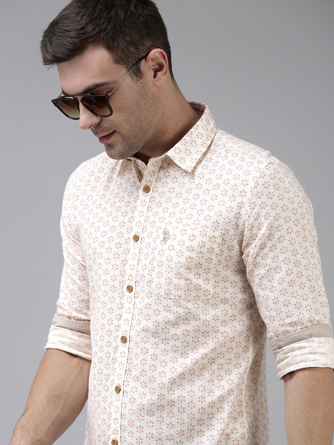 

U S Polo Assn Denim Co Men Off White & Pink Printed Pure Cotton Casual Shirt