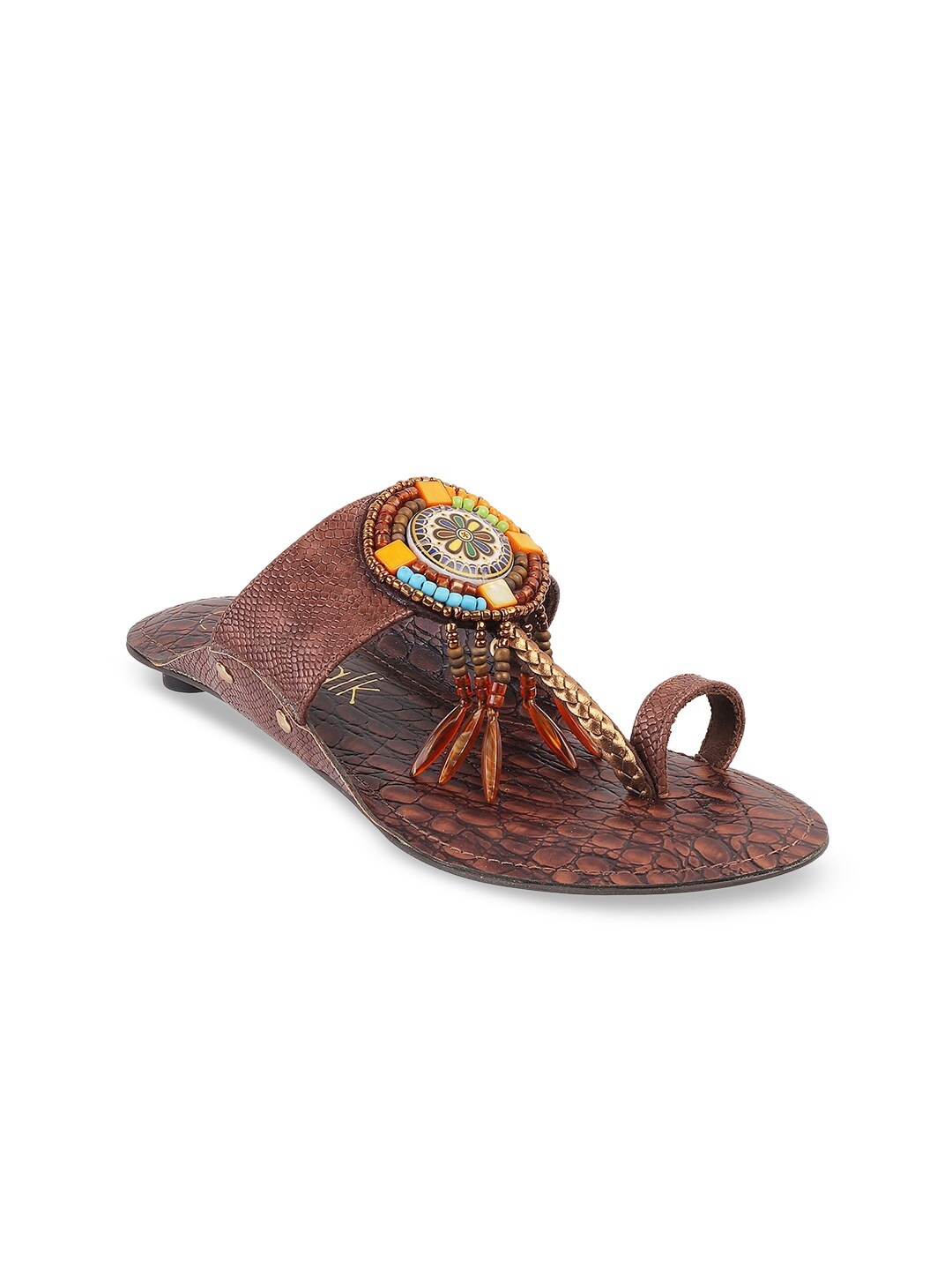 

Catwalk Women Brown Textured Leather Ethnic One Toe Flats