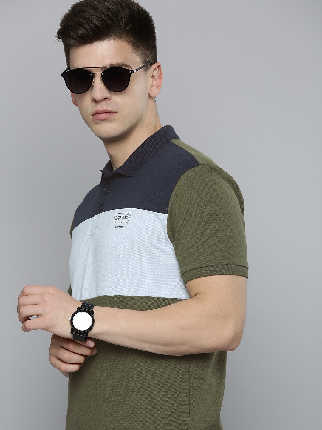 

Levis Men Olive Green & Off White Colourblocked Polo Collar Slim Fit T-shirt