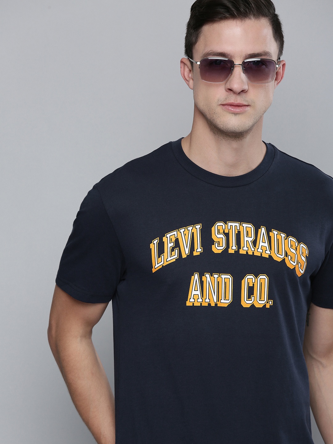 

Levis Men Navy Blue Typography Printed Pure Cotton Casual T-shirt