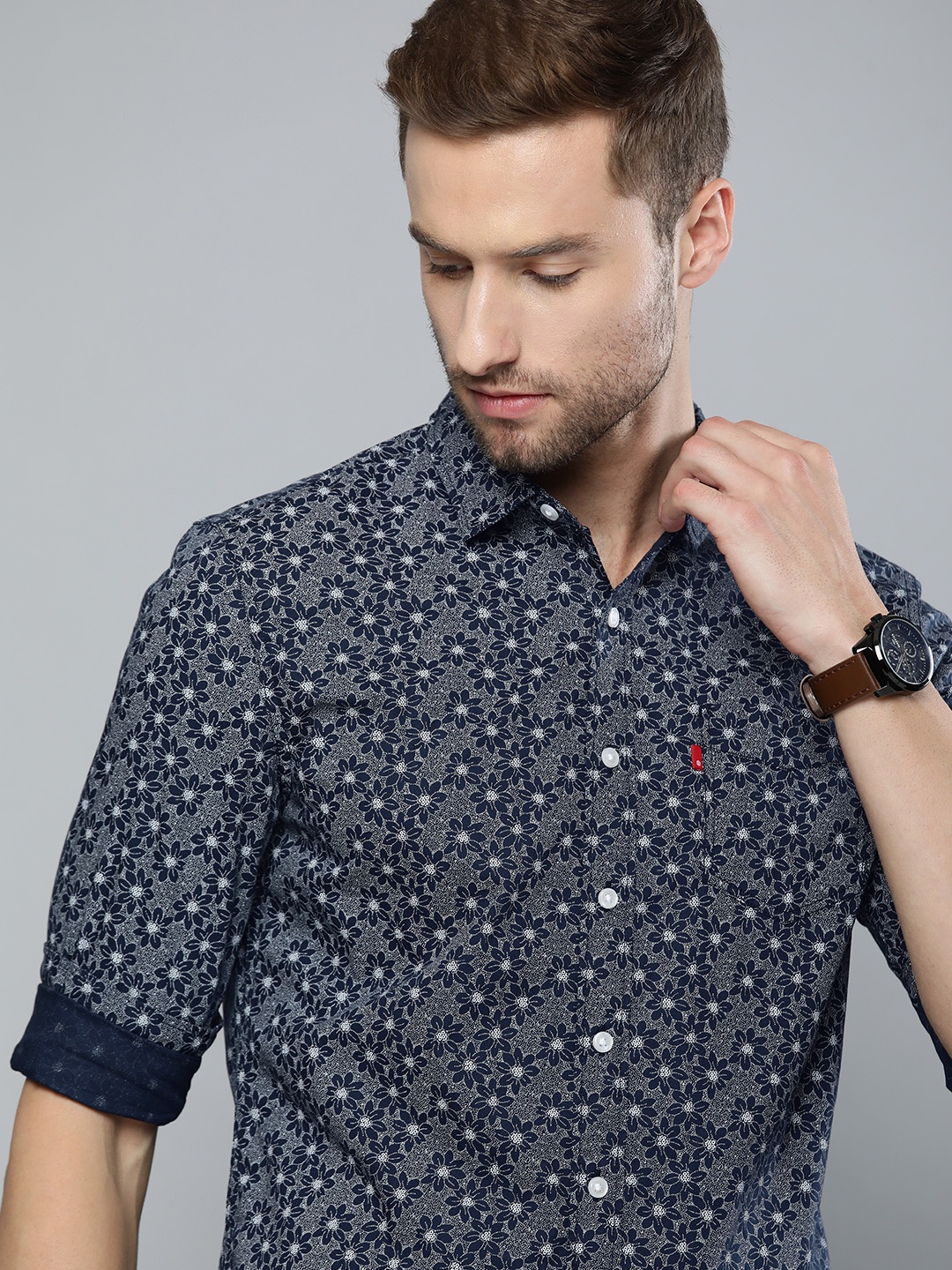 

Levis Men Blue Floral Printed Casual Shirt