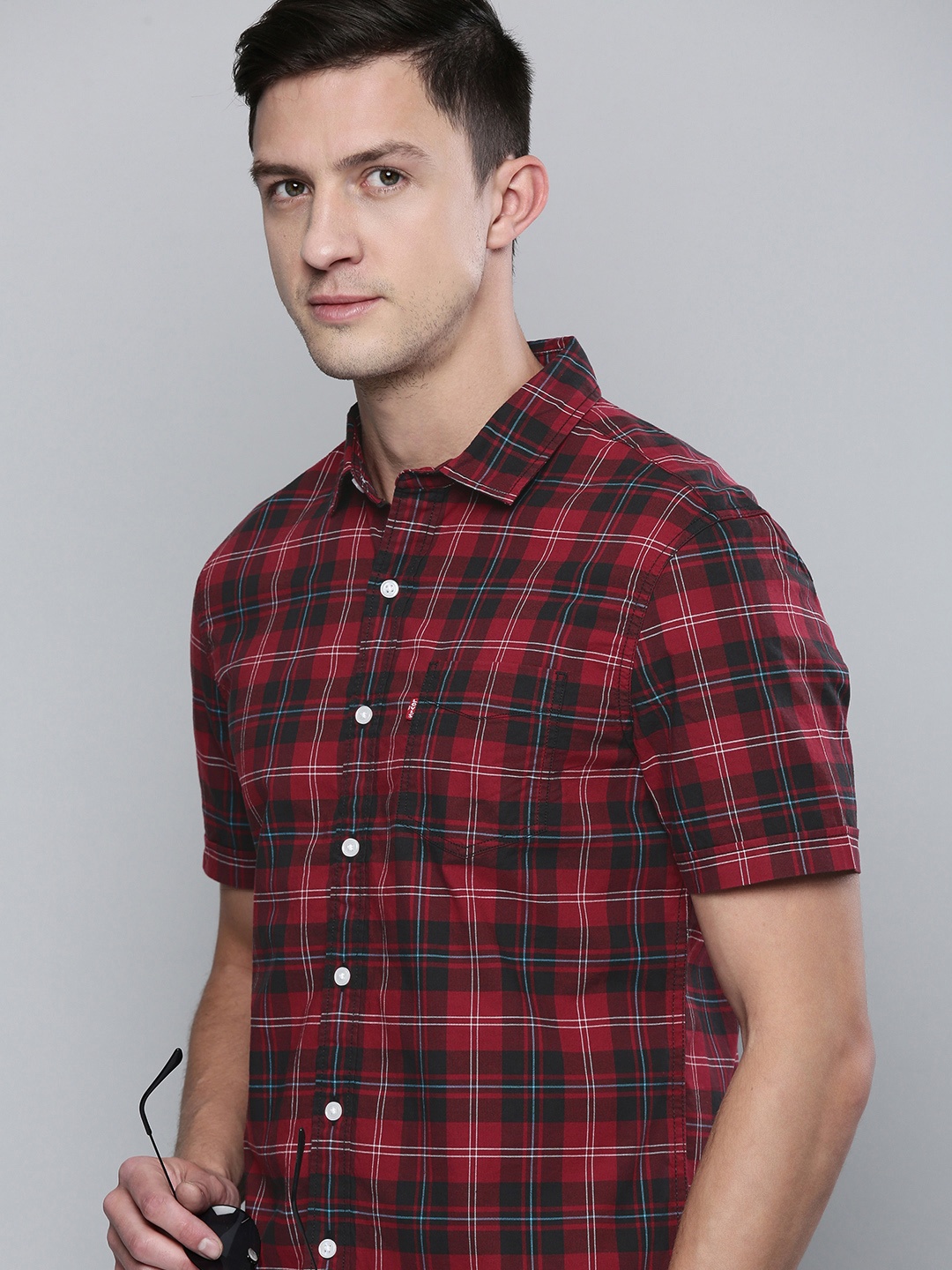 

Levis Men Red Slim Fit Tartan Checked Pure Cotton Casual Shirt