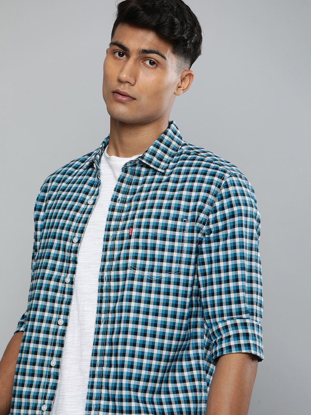 

Levis Men Blue & White Slim Fit Gingham Checked Pure Cotton Casual Shirt