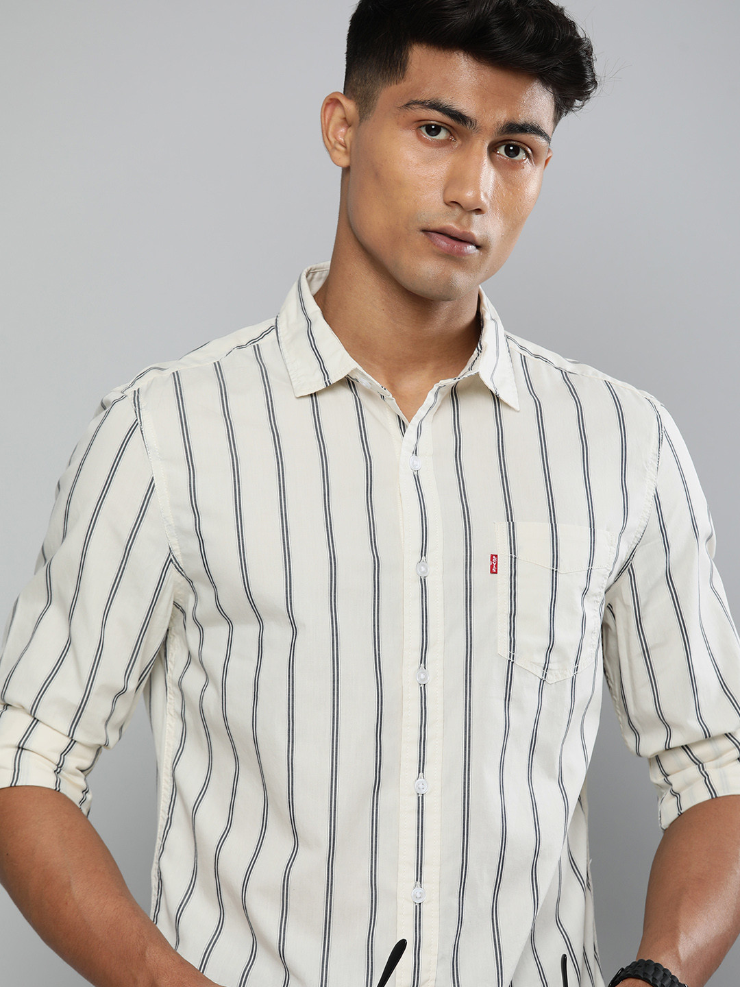 

Levis Men White Slim Fit Striped Pure Cotton Casual Shirt
