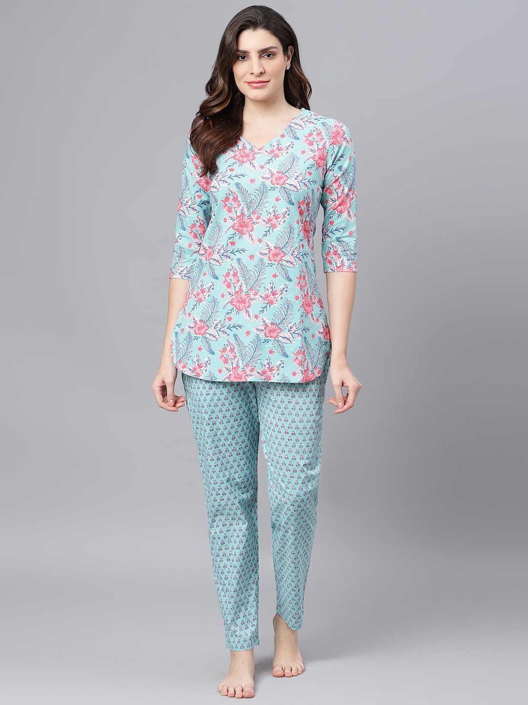 

Idalia Women Blue & Red Floral Printed Pure Cotton Night Suit