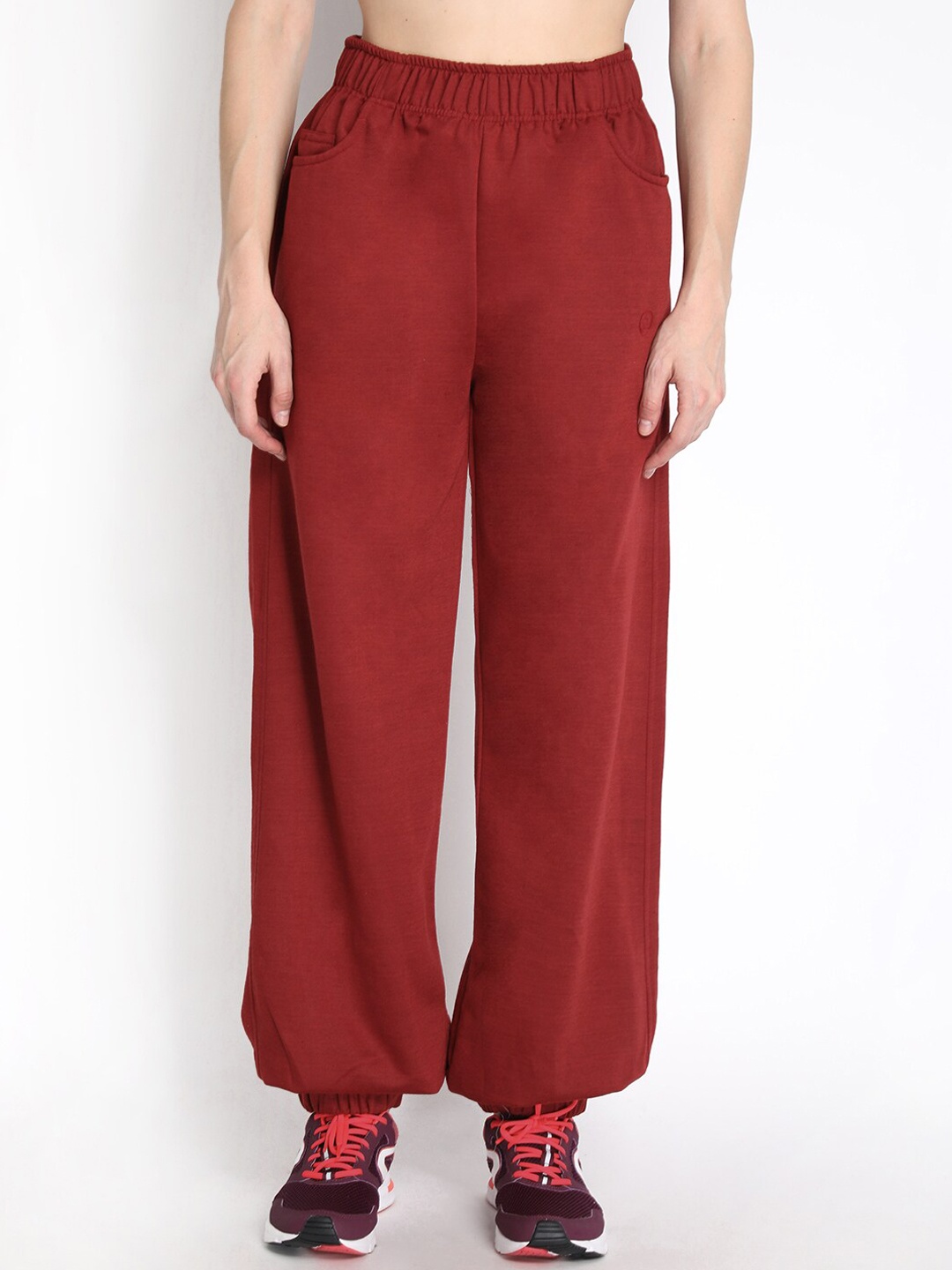 

CHKOKKO Women Maroon Solid Relaxed-Fit Joggers