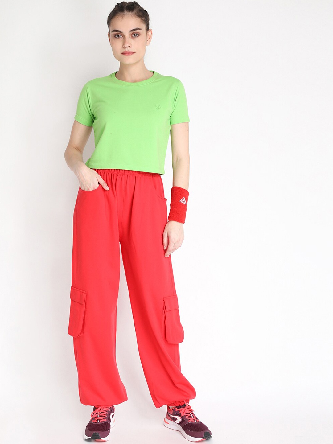 

Chkokko Women Green & Red Solid Tracksuit