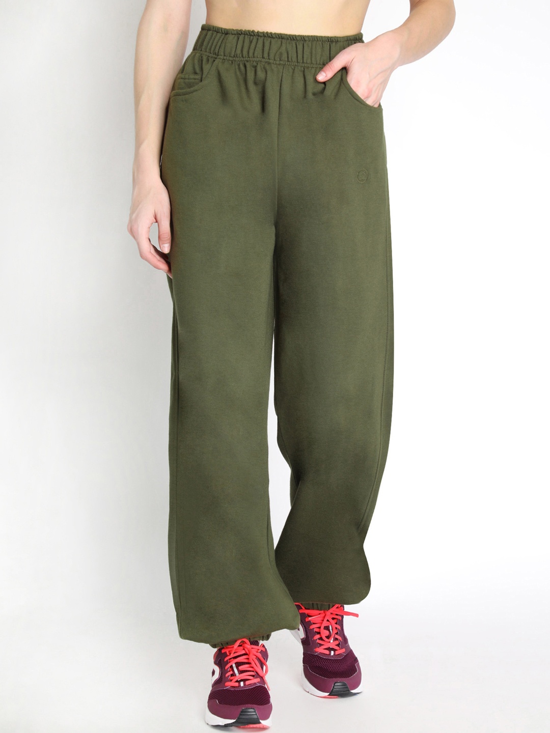

CHKOKKO Women Olive-Green Solid Relaxed-Fit Joggers