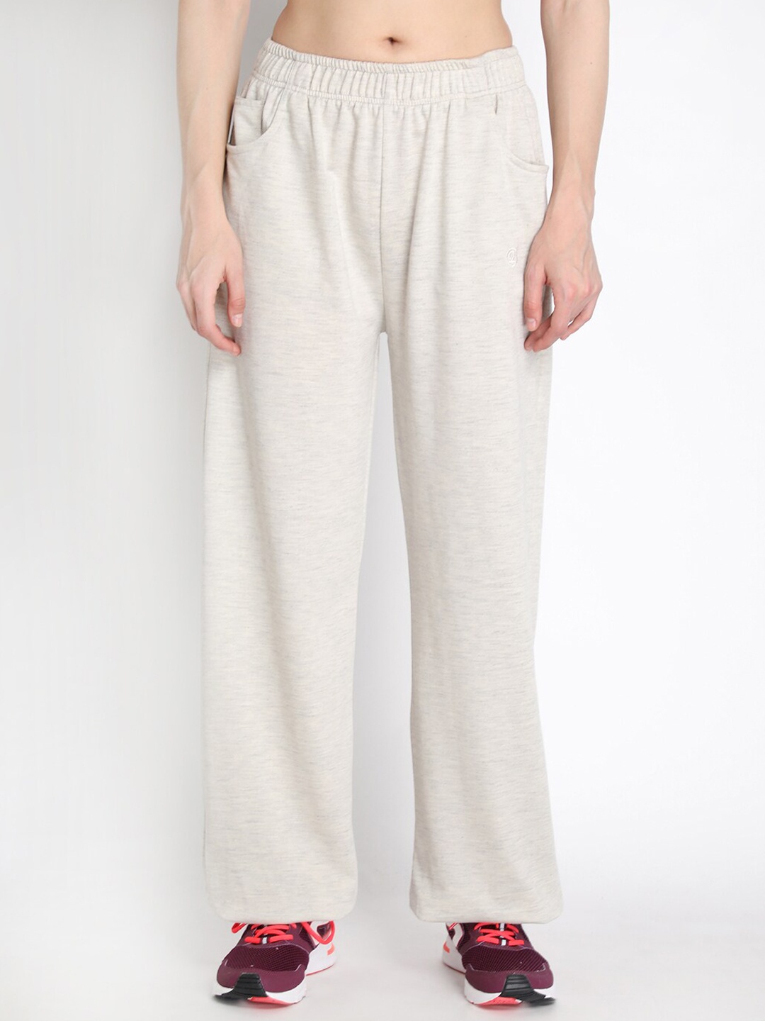 

CHKOKKO Women Grey Solid Relaxed-Fit Joggers