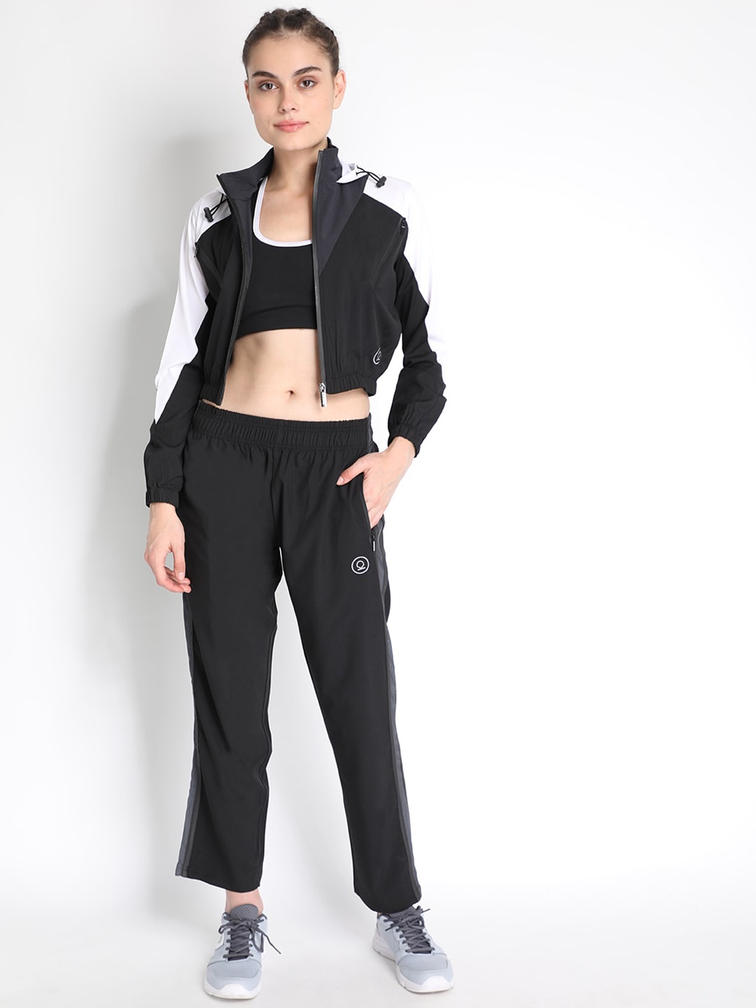 

Chkokko Women Black & White Colourblocked Tracksuit